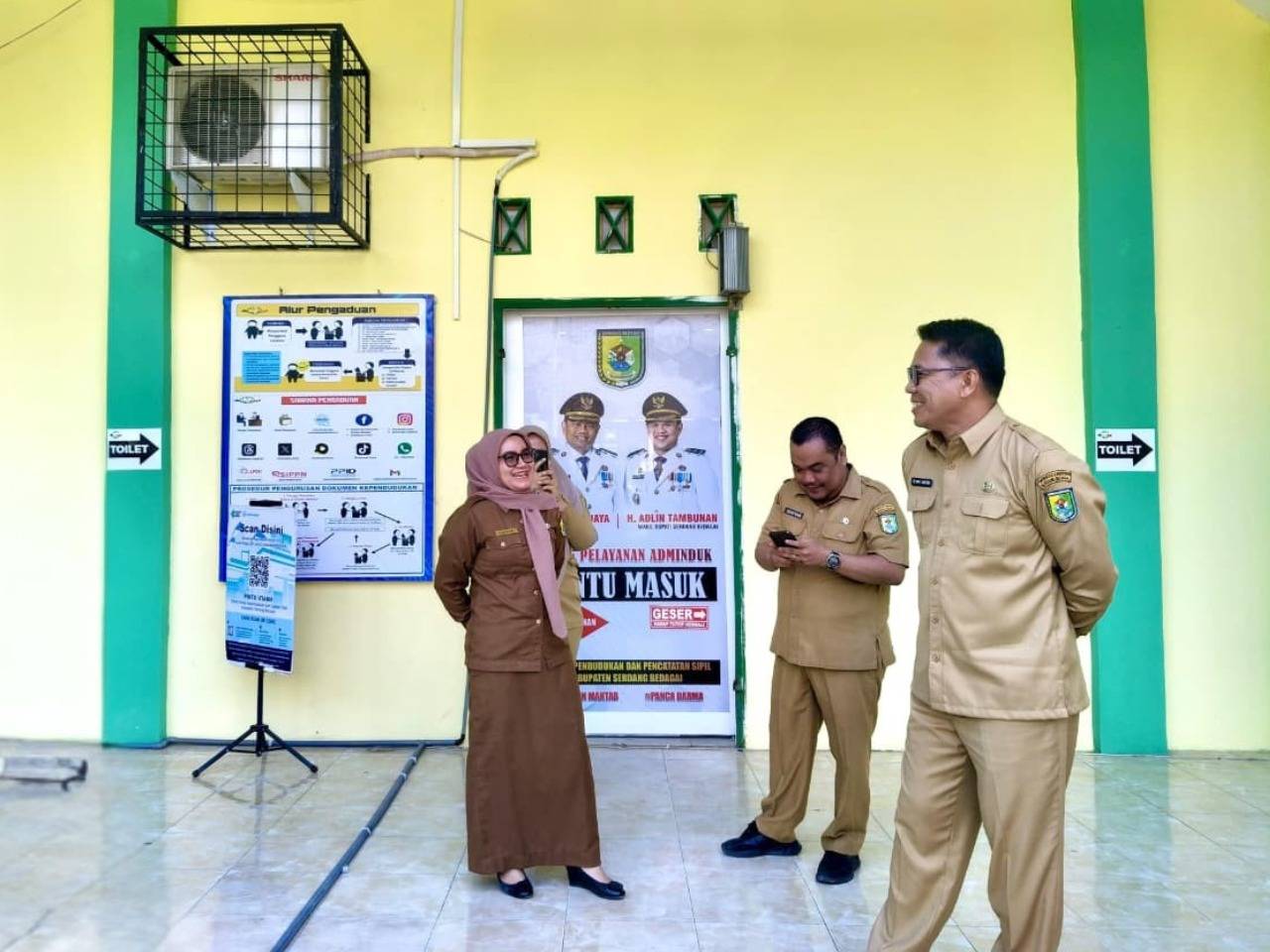 Pastikan Layanan Dinas Dukcapil Tanpa Kendala, Kadis Kominfo Sergai Tinjau Jaringan Internet