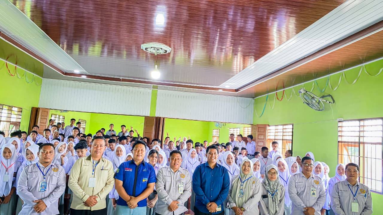 Kominfo Sergai Edukasi Siswa Baru SMK Karya Utama menjadi 